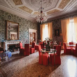 Salotto Delle Arti 2*, Modena Italien